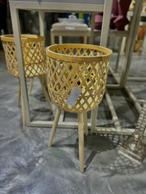 Wooden Flower Potrack