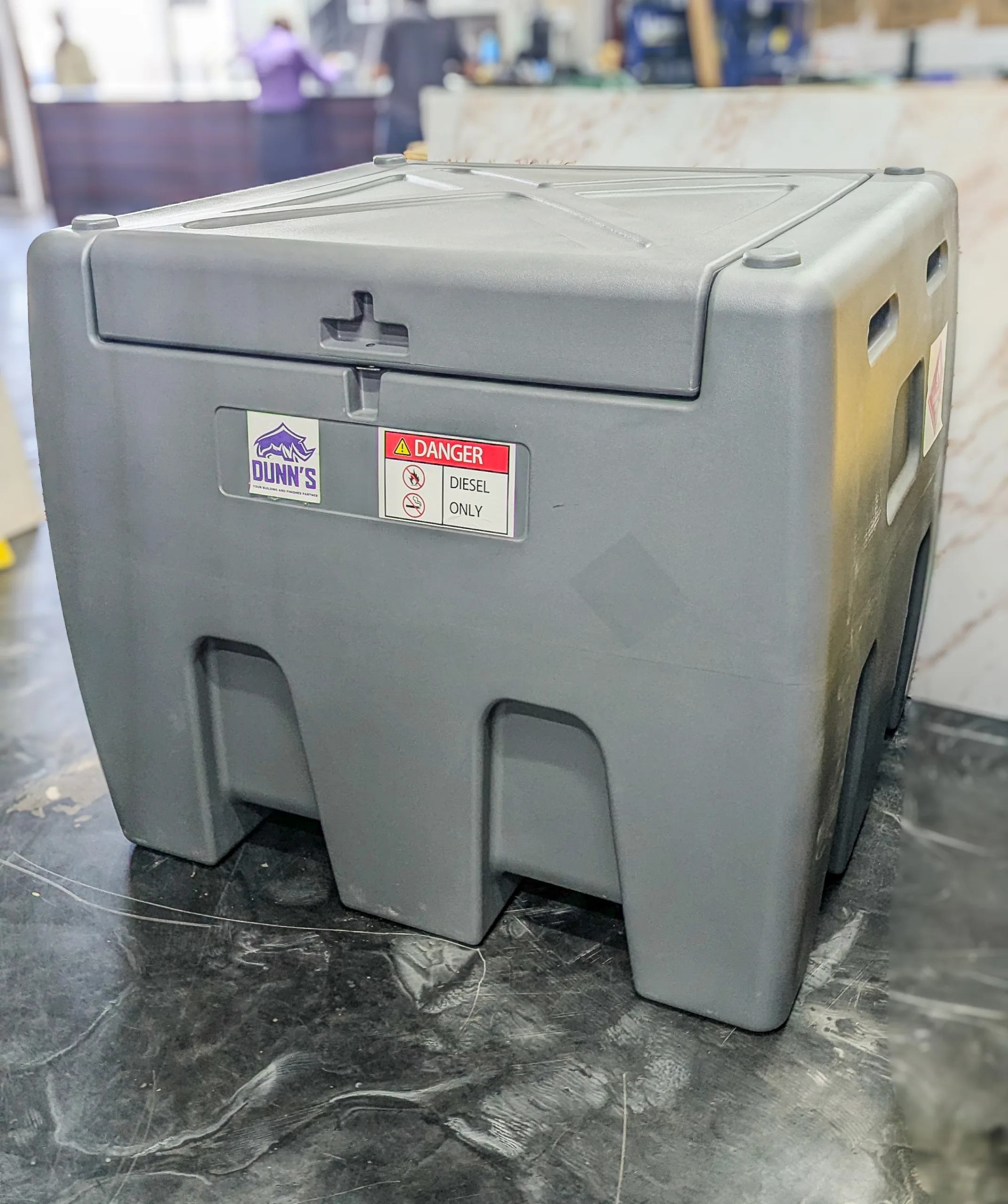 1000L / 263 Gallon Portable Diesel Fuel Transfer Tank with 12V Pump, Hose & Automatic Nozzle - Image 4